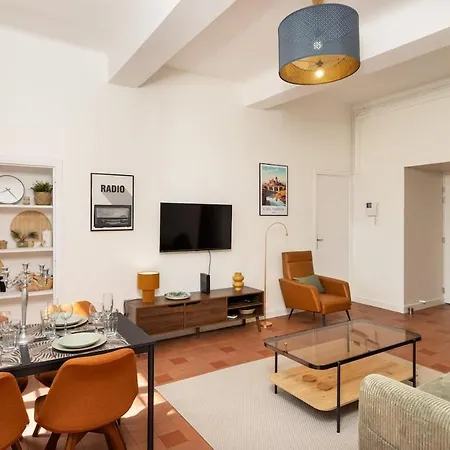 T2 Design Centre Cite 10 Min Apartament *